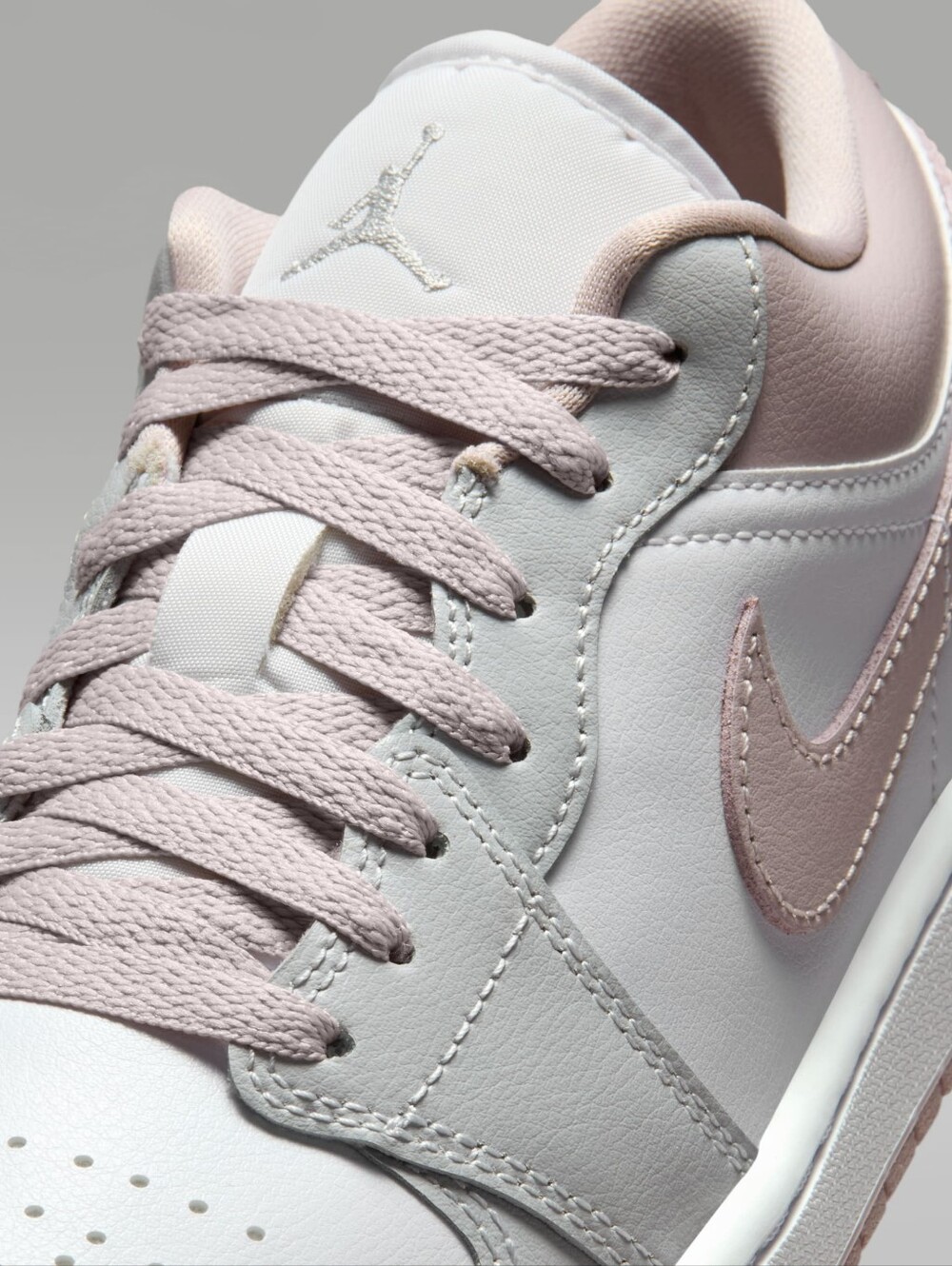 Air Jordan 1 Low Women's Shoes - Picture 4 of 7